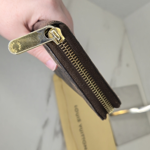 Louis Vuitton Damier Ebene Zippy Wallet with Dust Bag - Picture 3 of 10